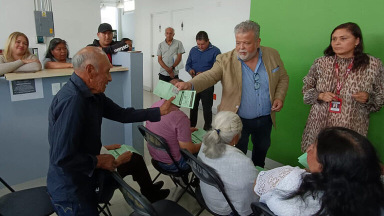 SEBISO entregó visas a padres y madres del programa “Raíces de Hidalgo”
