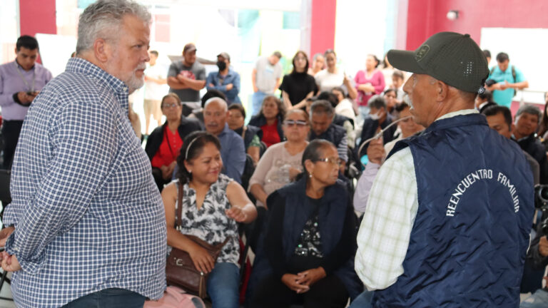 Con una sonrisa regresan padres y madres de migrantes que acudieron a Georgia