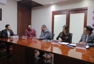 Despacho del Gobernador hace alianza con IEXE Universidad para ampliar capacitación profesional