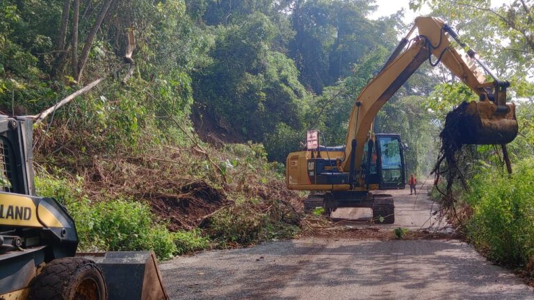 SEGUIMIENTO DE LOS  TRABAJOS PARA DESALOJO DE MATERIALES, DERRUMBES Y APERTURA EN LOS 43 MUNICIPIOS  CON AFECTACIONES  DE HIDALGO.