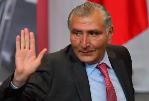 “Tal vez jamás seas tú de mí/ Mas yo mi amor/ Esperaré…” Armando Manzanero