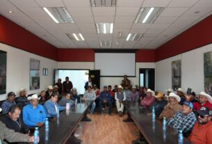 Saderh dialoga con sector lechero del Valle de Tulacingo